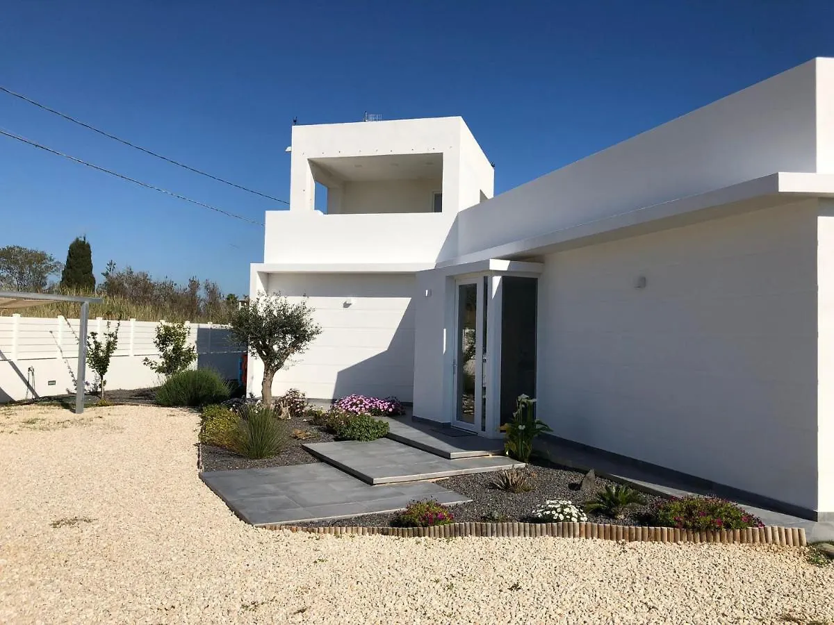 La Perla Bianca Villa Porto Palo 0*,  Italy
