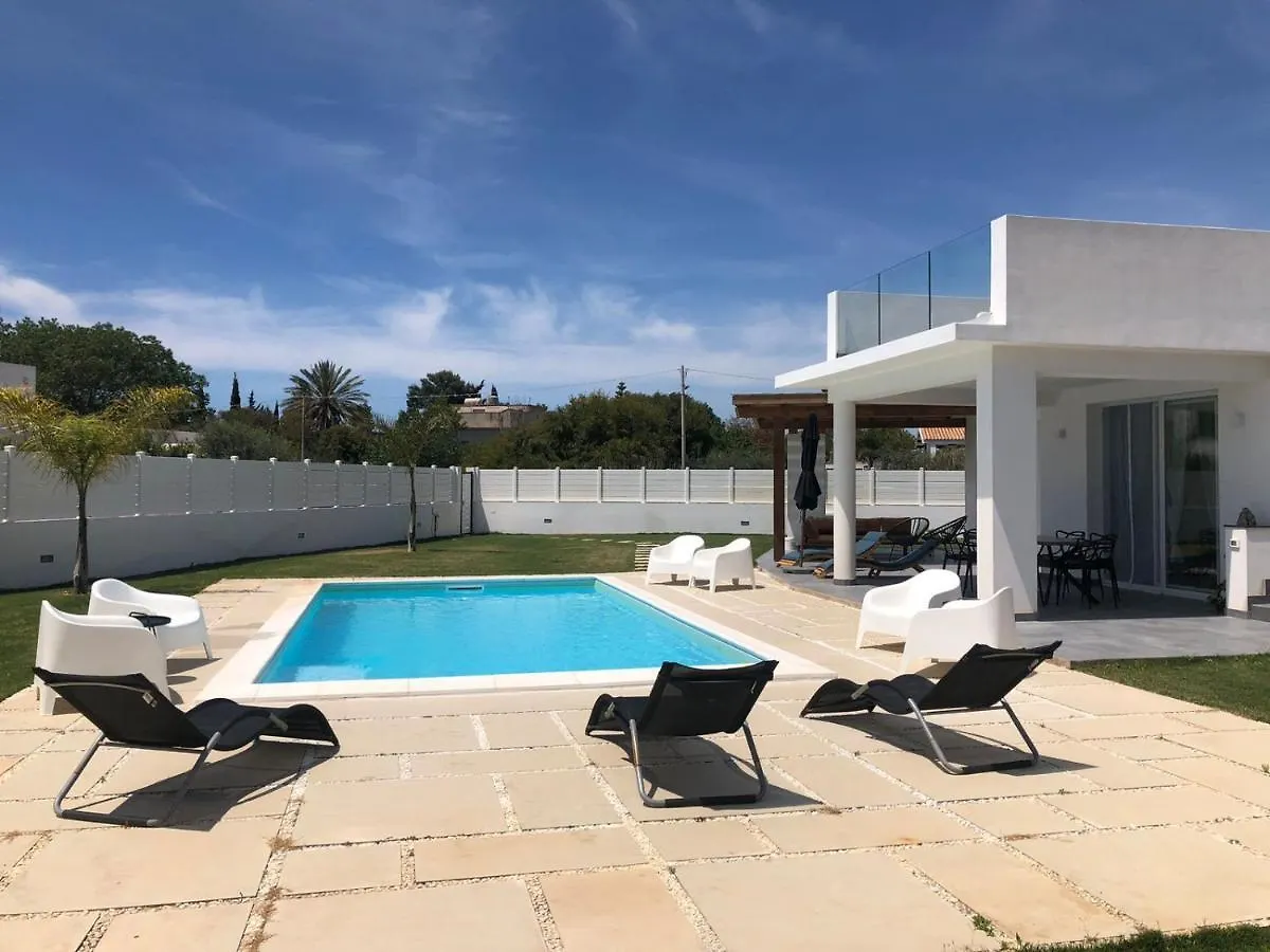 La Perla Bianca Villa Porto Palo 0*,  Italy