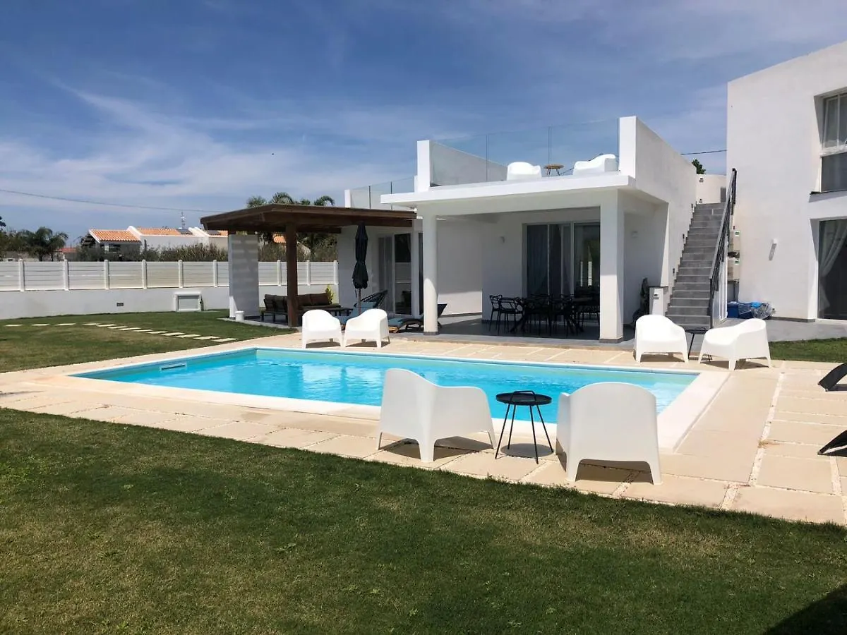 La Perla Bianca Villa Porto Palo 0*,