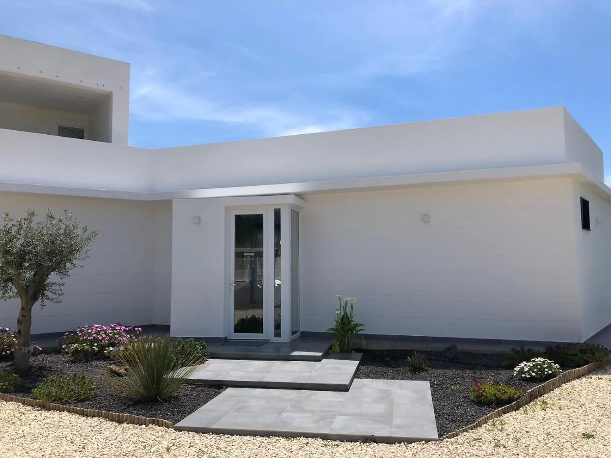 La Perla Bianca Villa Porto Palo 0*,